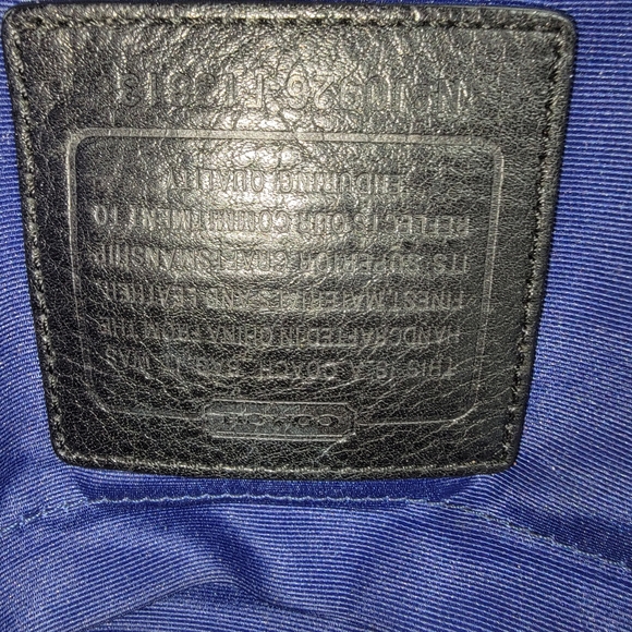 Coach Voyager Tote - Picture 3 of 15